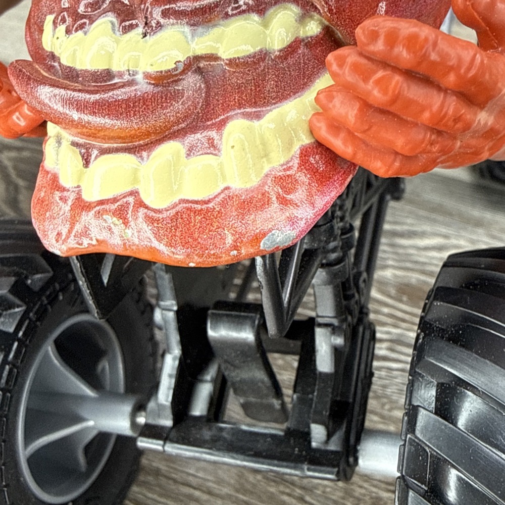 Monster Jam Zombie Diecast BKT Tires Monster Truck 1/24 Scale - Picture 9 of 13